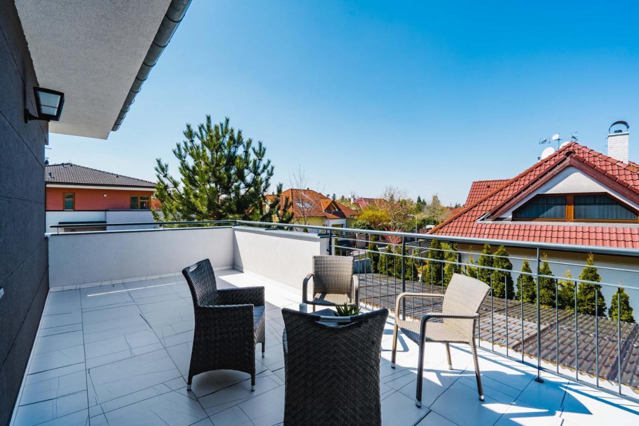 Serenity Prague Villa With Garden Jacuzzi Luaran gambar
