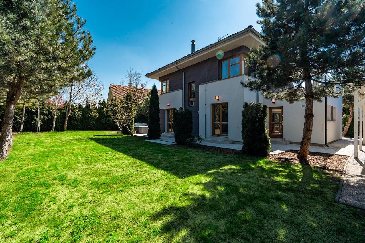 Serenity Prague Villa With Garden Jacuzzi Luaran gambar