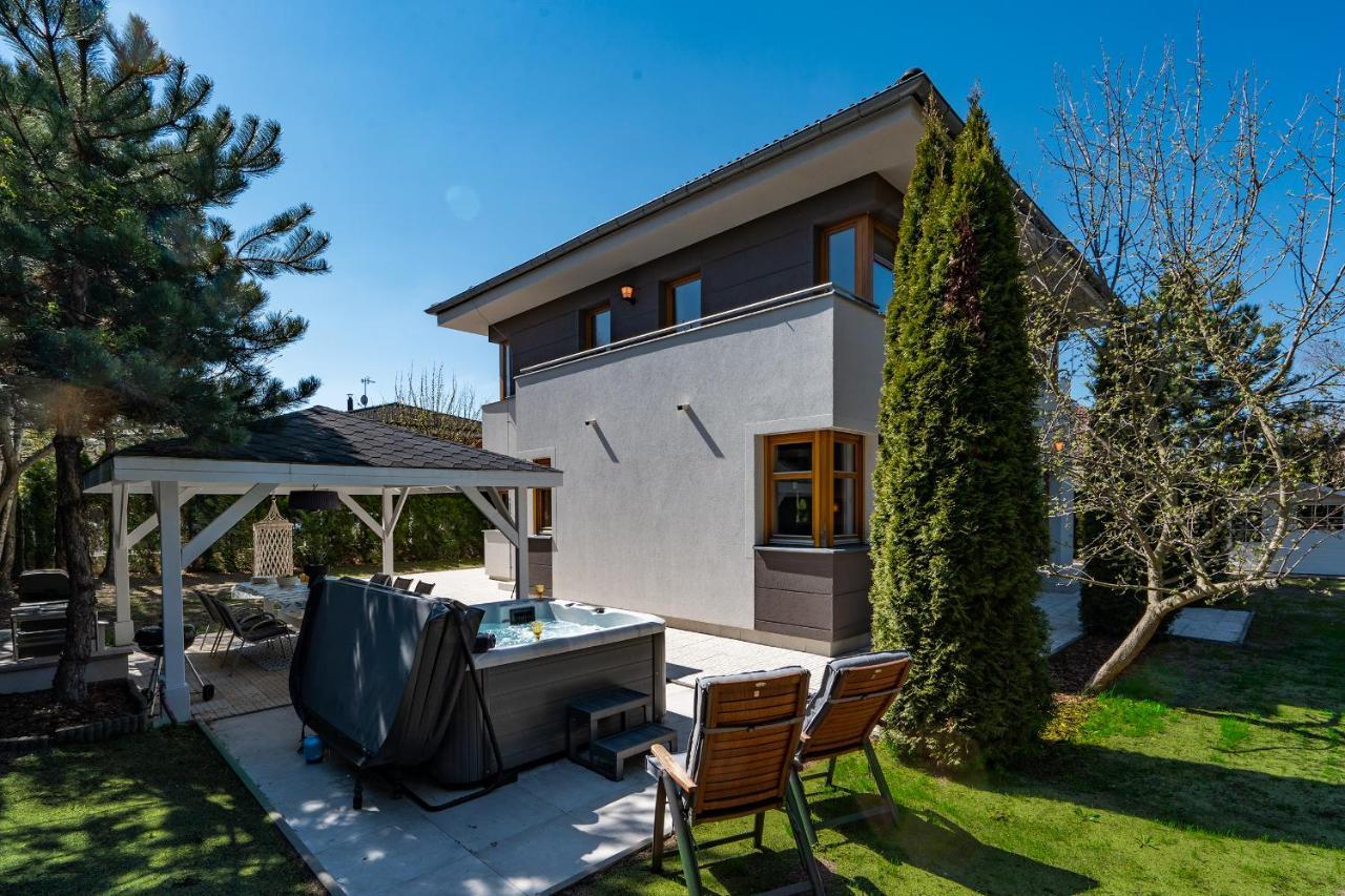 Serenity Prague Villa With Garden Jacuzzi Luaran gambar
